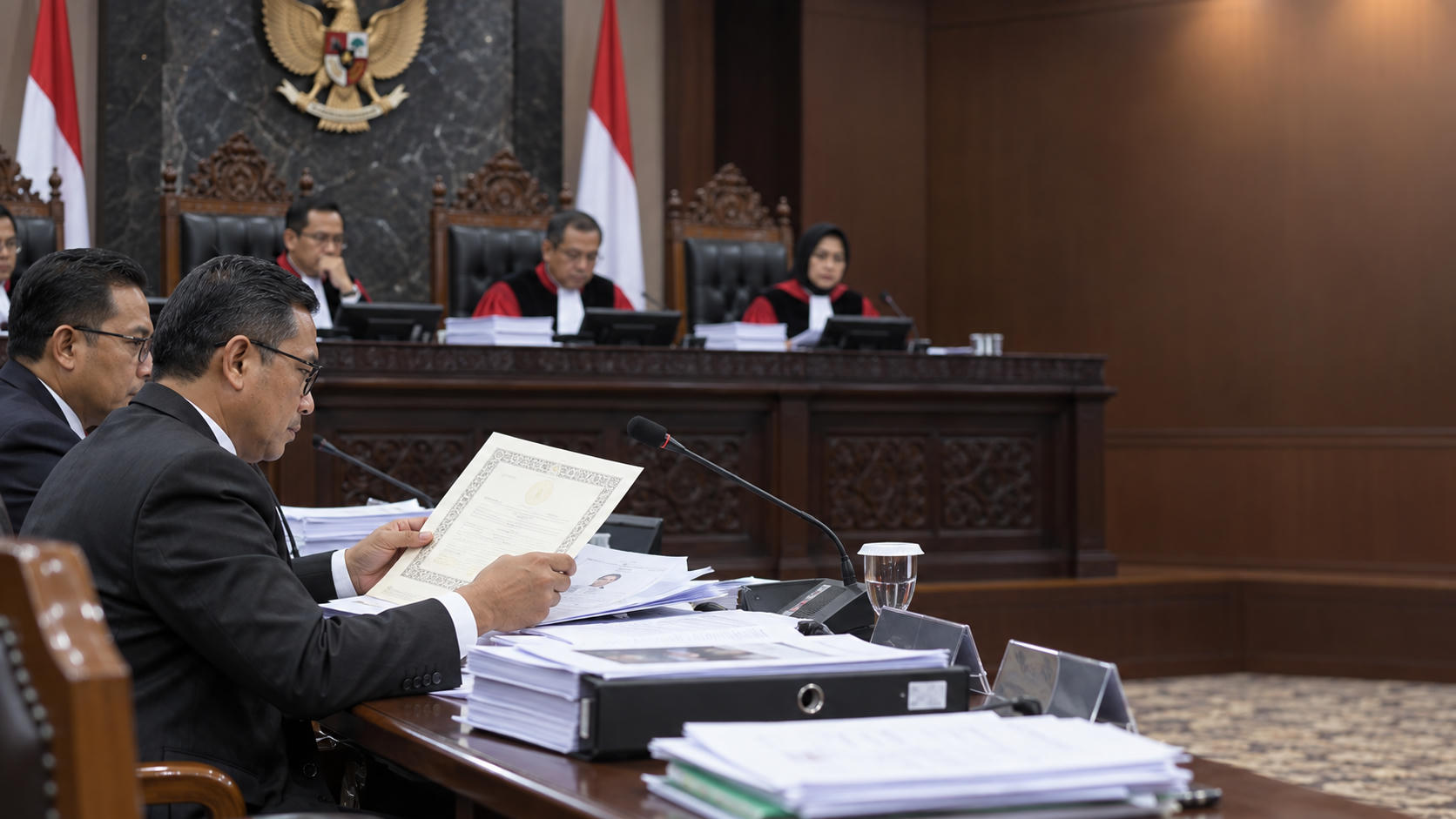 Hakim MK Soroti Beda Verifikasi Ijazah Pilkada dan Pilpres