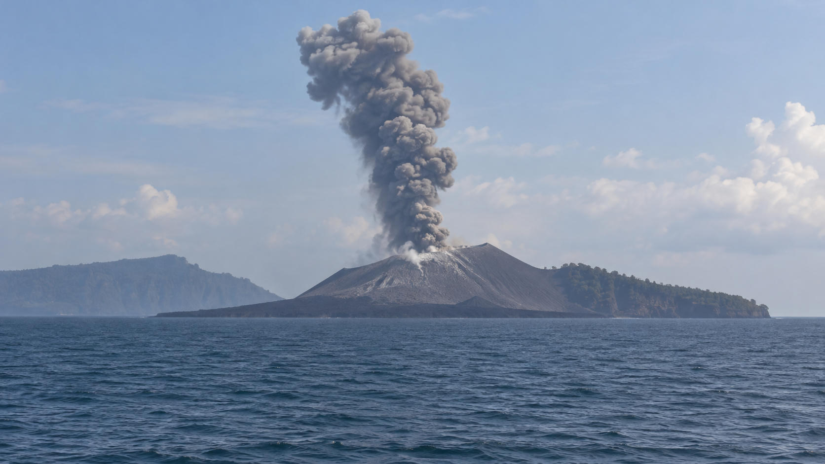 Anak Krakatau Erupsi, Tidak Otomatis Picu Tsunami