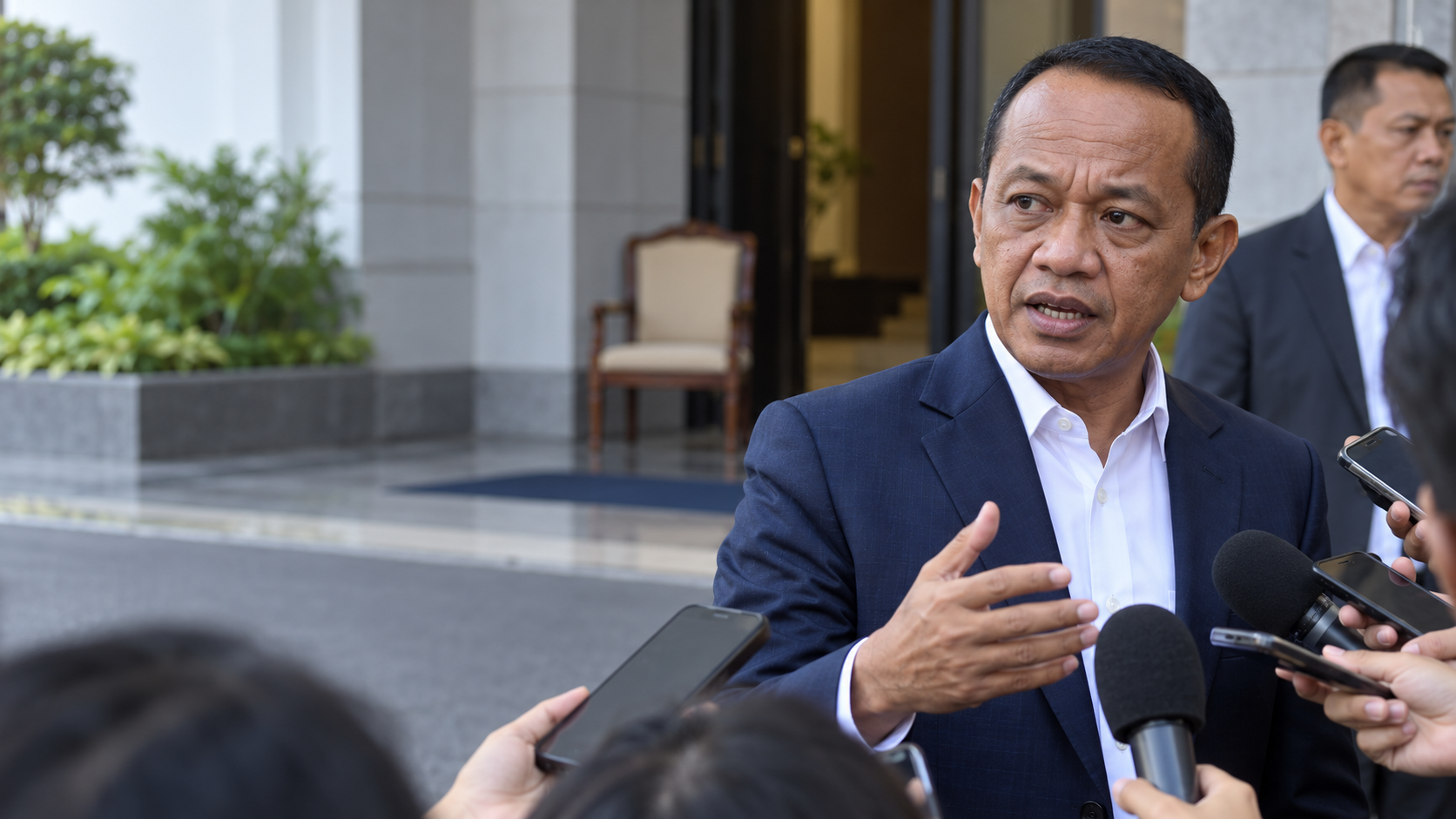 Bahlil Tanggapi Nusron Wahid Dua Kali Absen di KPK