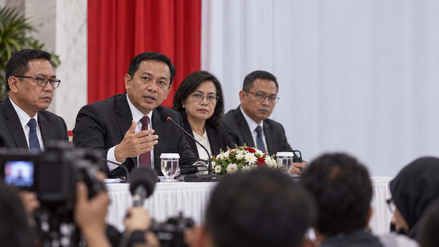 PDIP Tegaskan Sirajudin Lasena Bukan Kader