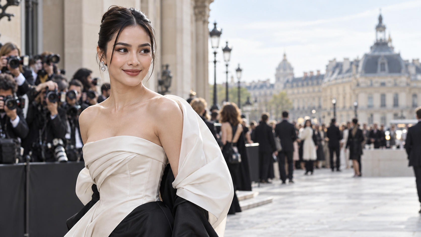 Pesona Lingling Kwong di Peragaan Dior Paris