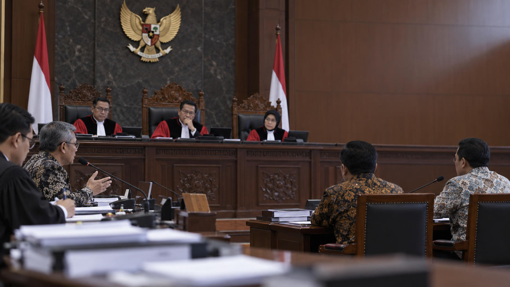 Syarat Gibran di MK: Status Dua Tokoh Perlu Diverifikasi